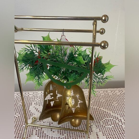 Vintage plastic Santa Claus with bells and wreath Christmas ornament - Picture 9 of 16